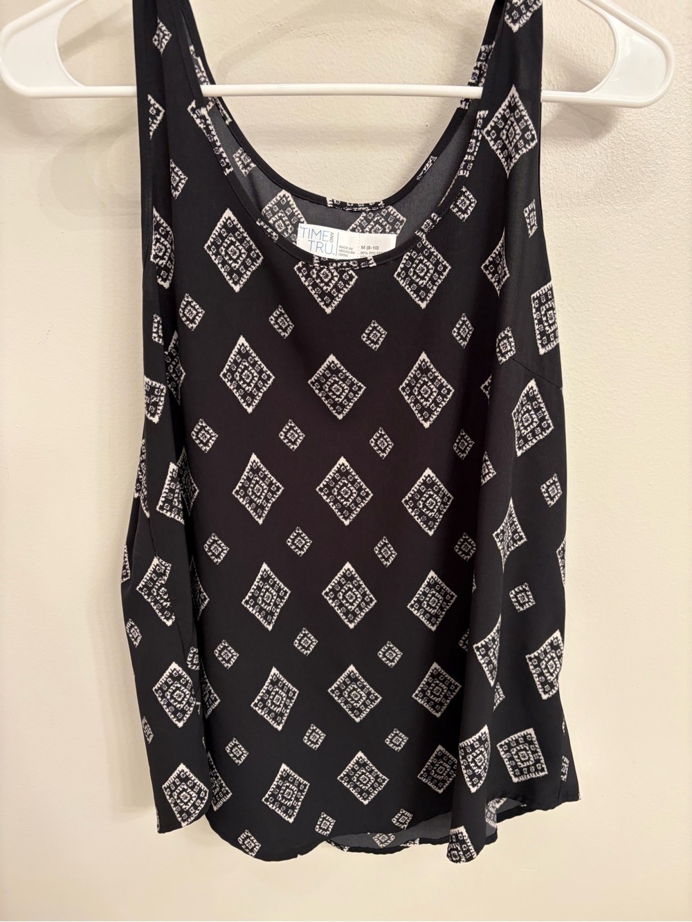 Time and Tru Black Tank Top with White Diamond Print woman's medium 8/10